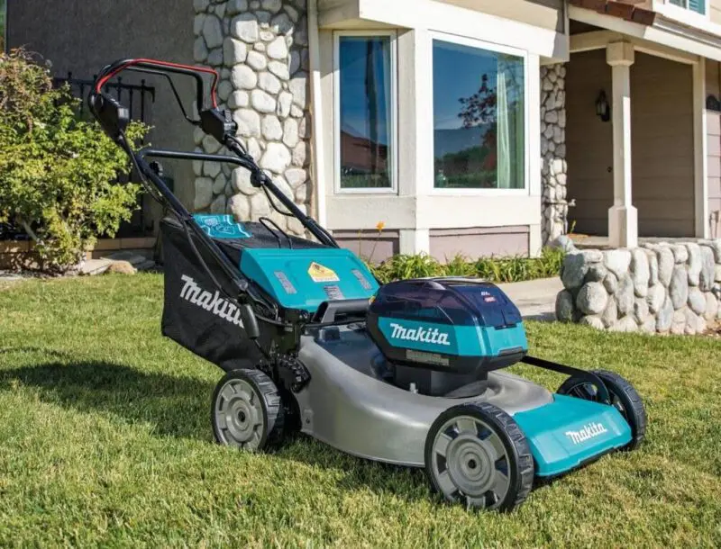 Makita 40V max XGT 21-inch Self-Propelled Mower GML01