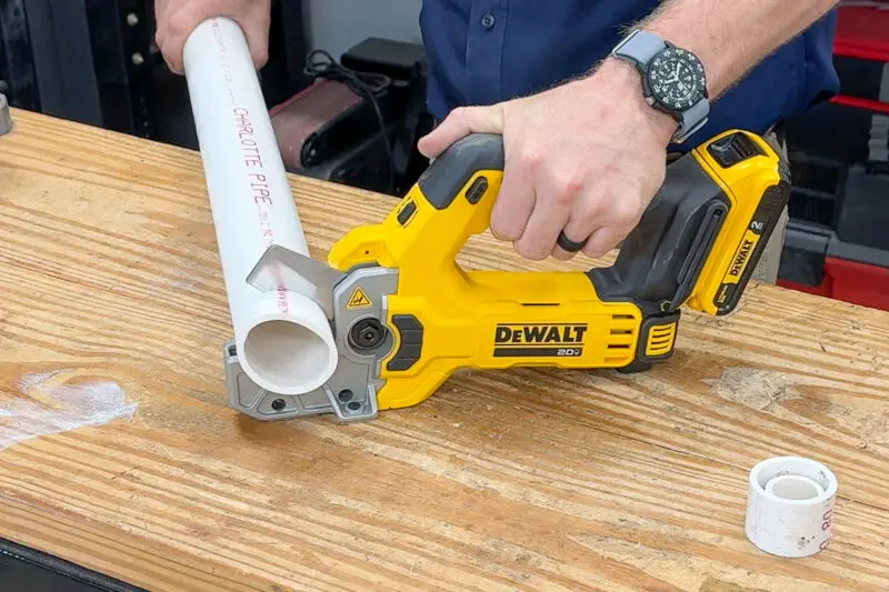 DeWalt 20V Plastic Tubing Cutter