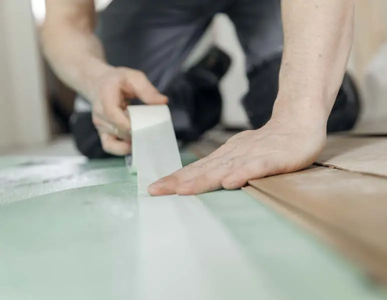 pros and cons of installing laminate flooring