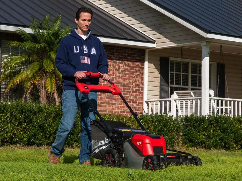 Milwaukee M18 Fuel 21-inch Self-Propelled Mower 2823