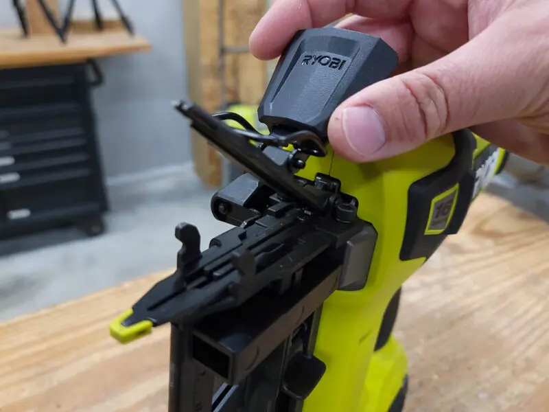 Tool-free jam clearance