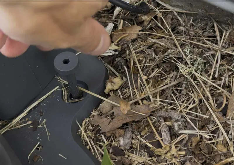 screwing-down-charging-dock